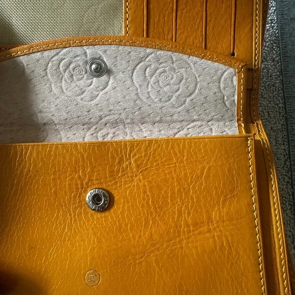 CHANEL Coco Chanel Mustard Monogrammed Bust & Logo Trifold Wallet - Picture 5 of 6